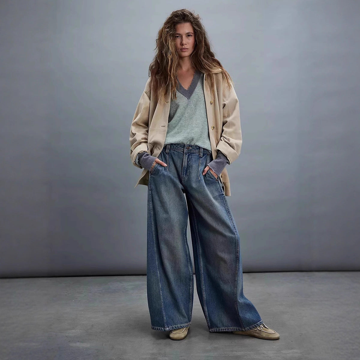 Retro Low-Rise Wide-Leg Ankle Jeans