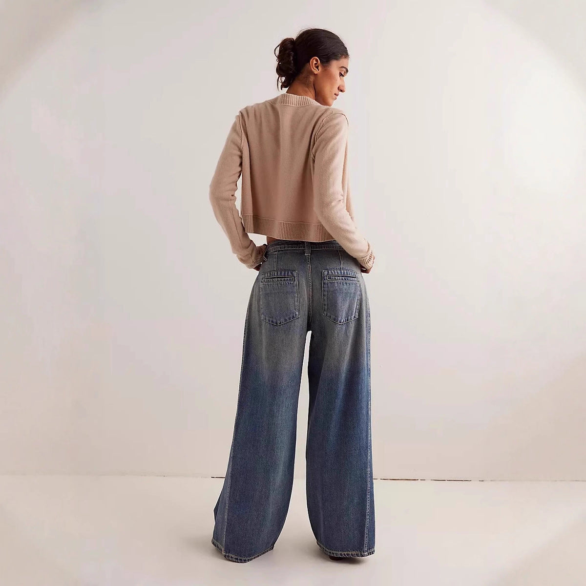 Retro Low-Rise Wide-Leg Ankle Jeans